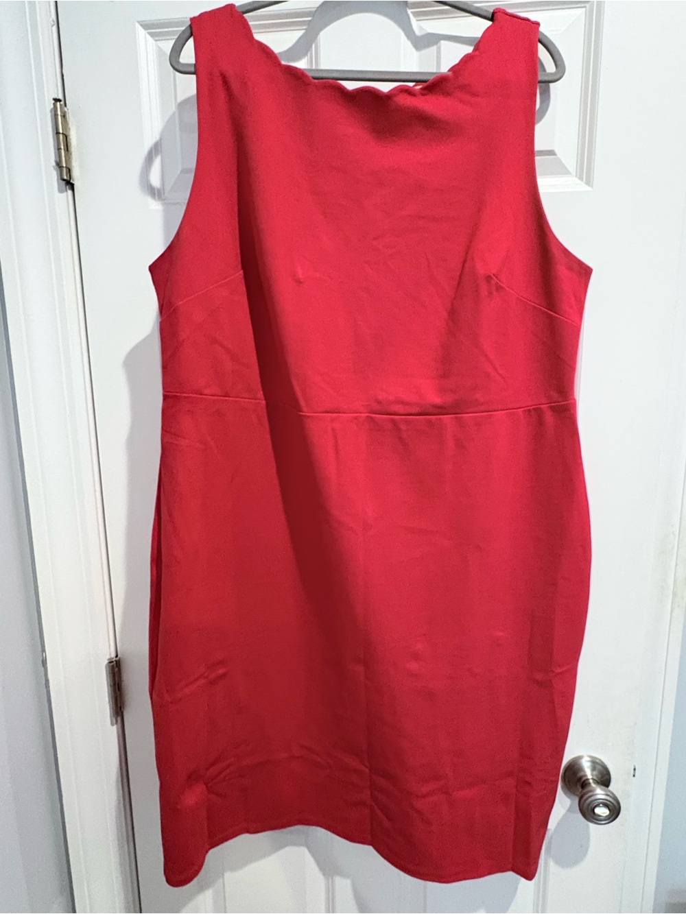 LOFT Plus Scalloped Neckline Sheath Dress – Size 18 – Bright Red – Sleeveless